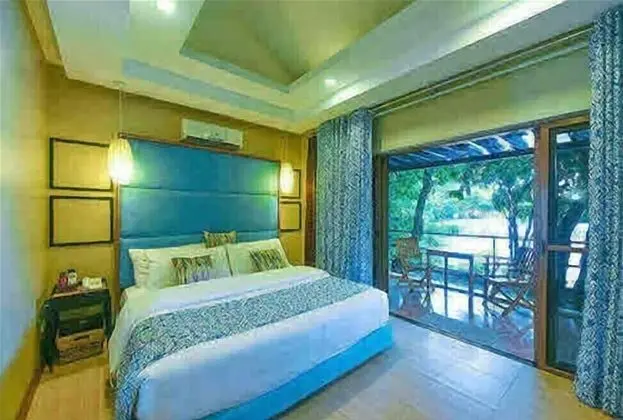 Oda (Hillside Cabana)