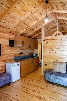 https://images.odamax.com/img/1024x768/odamax/image/upload/Tugay_Hotel_202604102012408_Bungalow2.jpeg