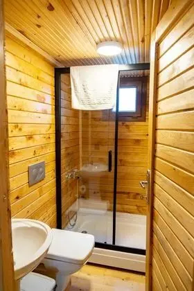 https://images.odamax.com/img/1024x768/odamax/image/upload/Tugay_Hotel_202604102012419_Bungalow6.jpeg