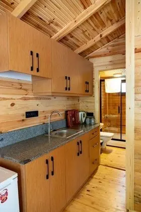 https://images.odamax.com/img/1024x768/odamax/image/upload/Tugay_Hotel_202604102012424_Bungalow8.jpeg