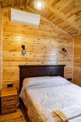https://images.odamax.com/img/1024x768/odamax/image/upload/Tugay_Hotel_202604102012430_Bungalow10.jpeg