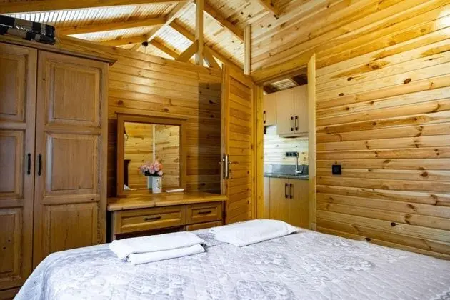 https://images.odamax.com/img/1024x768/odamax/image/upload/Tugay_Hotel_202604102012433_Bungalow11.jpeg