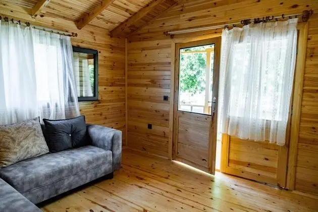 https://images.odamax.com/img/1024x768/odamax/image/upload/Tugay_Hotel_202604102012435_Bungalow12.jpeg