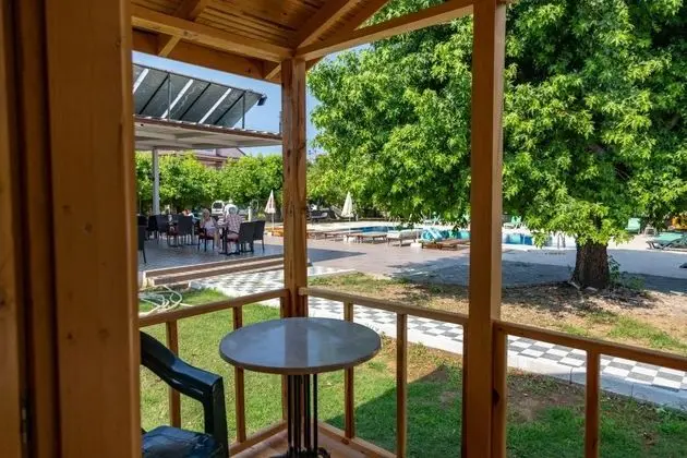 https://images.odamax.com/img/1024x768/odamax/image/upload/Tugay_Hotel_202604102012440_Bungalow14.jpeg