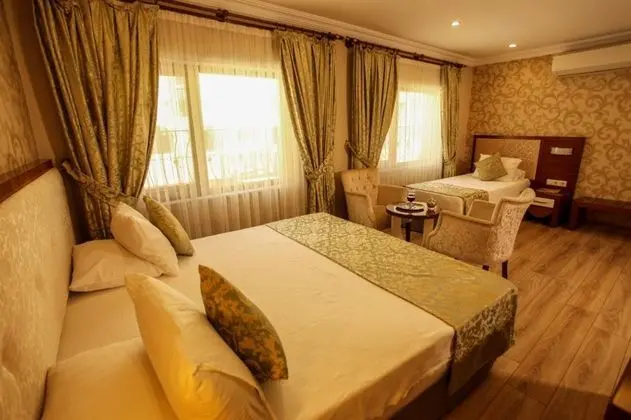 Triple, Şehir Manzaralı
