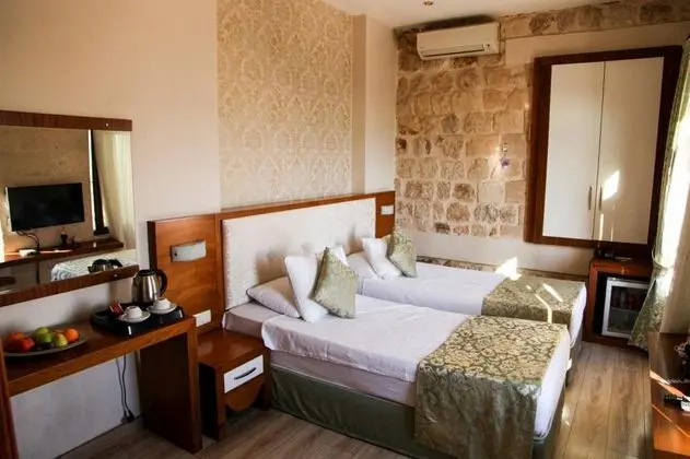 Triple, Şehir Manzaralı