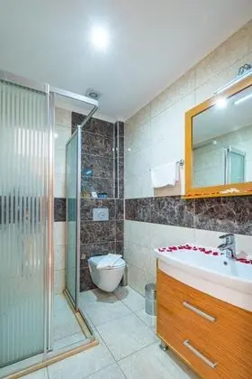 Standart Oda, Kısmı Deniz veya Havuz Manzaralı