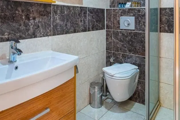 Standart Oda, Kısmı Deniz Veya Havuz Manzaralı