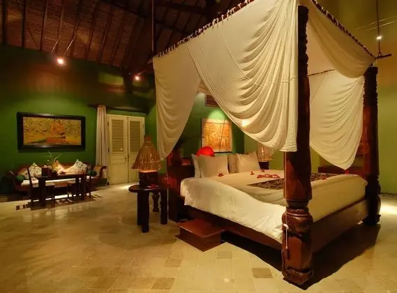 Honeymoon Süit, Okyanusa Sıfır (Bhagavat Gita)