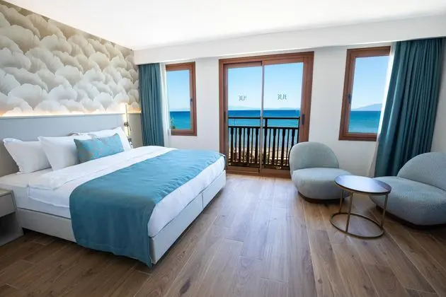 https://images.etstur.com/imgproxy/resize/2560x1440/files/images/hotelImages/etsrooms/439/TUI_BLUE_Angora_Beach_20250521173720_6.jpg