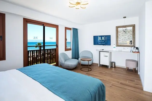 https://images.etstur.com/imgproxy/resize/2560x1440/files/images/hotelImages/etsrooms/439/TUI_BLUE_Angora_Beach_20250521173724_8.jpg