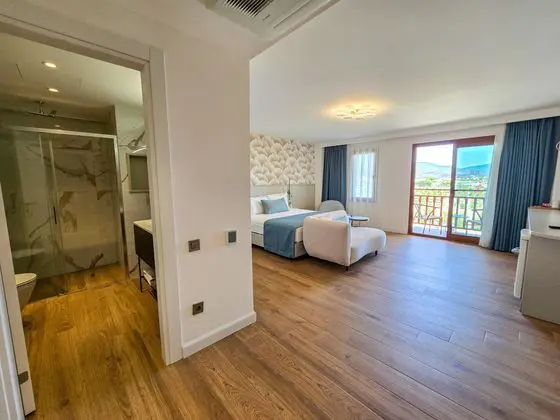 https://images.etstur.com/imgproxy/resize/2560x1440/files/images/hotelImages/etsrooms/439/TUI_BLUE_Angora_Beach_Adult_Only__16_20260119092341_2.jpg