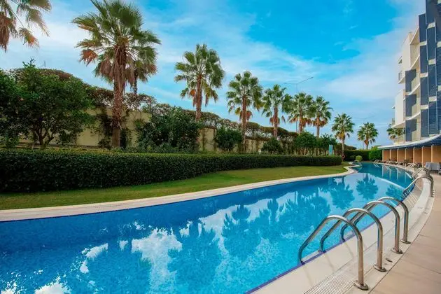 https://images.etstur.com/imgproxy/resize/2560x1440/files/images/hotelImages/etsrooms/3/Tui_Blue_Barut_Andiz_Adult_Only_20260122165535_3.jpg