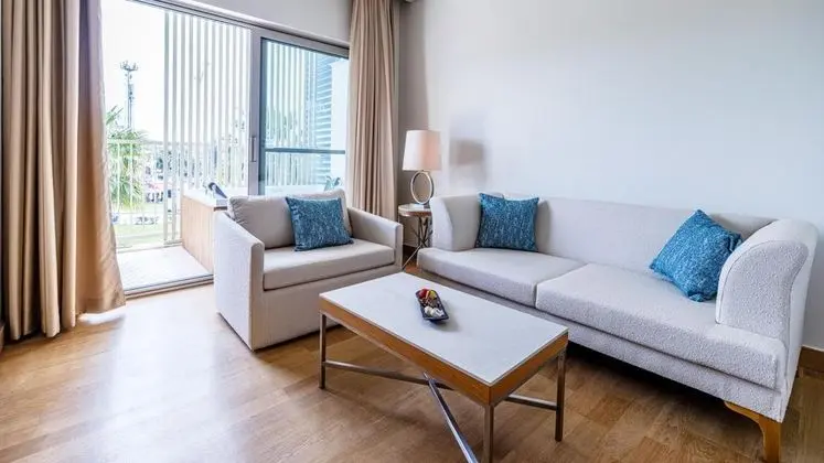 Junior Suite, Havuz veya Bahçe Manzaralı, Jakuzili ve Balkonlu