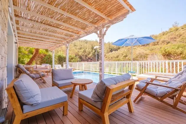 Blue Lagoon Villa