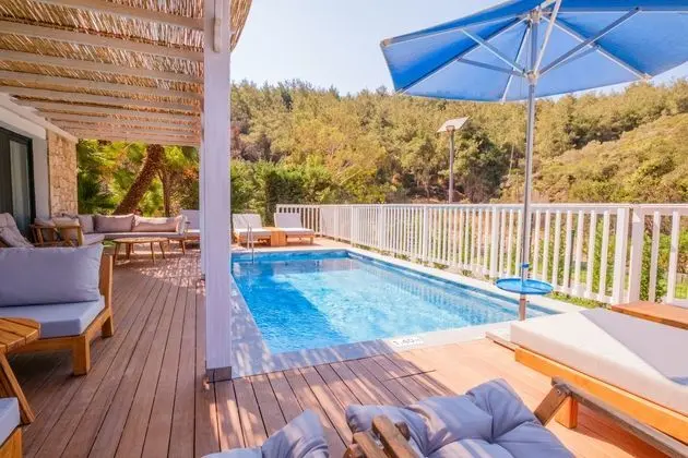 Blue Lagoon Villa