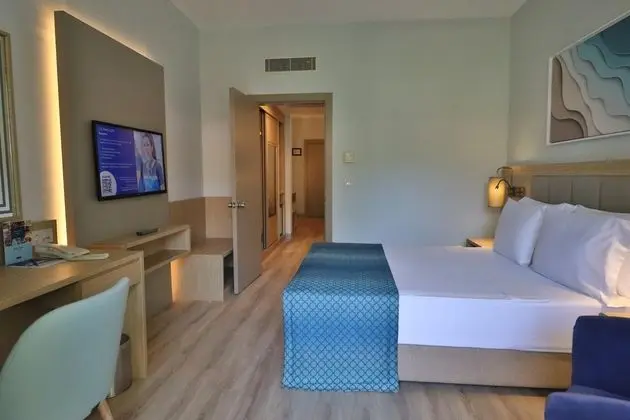 https://images.etstur.com/files/images/hotelImages/TR/209732/l/Tui-Blue-Ephesus-Oda-297133.jpg