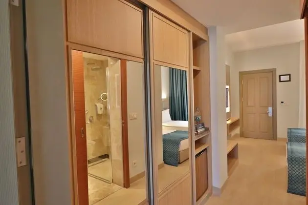 https://images.etstur.com/files/images/hotelImages/TR/209732/l/Tui-Blue-Ephesus-Oda-297135.jpg