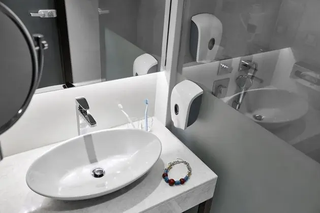 Standard Tek Büyük Yataklı Oda, Birden Çok Yatak, Kısmi Deniz Manzaralı