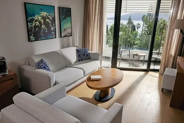 Süit, Kısmi Deniz Manzaralı