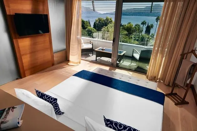 https://images.etstur.com/files/images/hotelImages/TR/51319/l/TUI-BLUE-Grand-Azur-Oda-310490.jpg