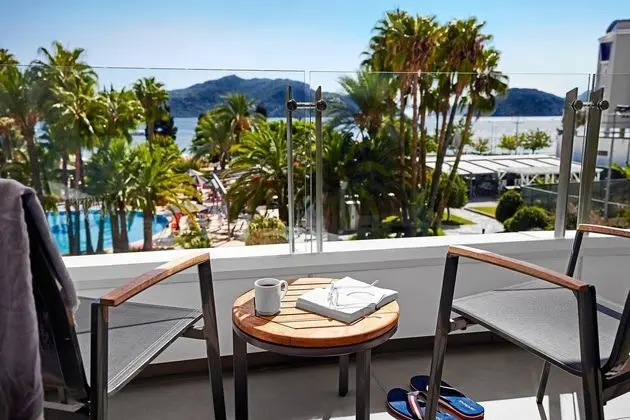 https://images.etstur.com/files/images/hotelImages/TR/51319/l/TUI-BLUE-Grand-Azur-Oda-310505.jpg