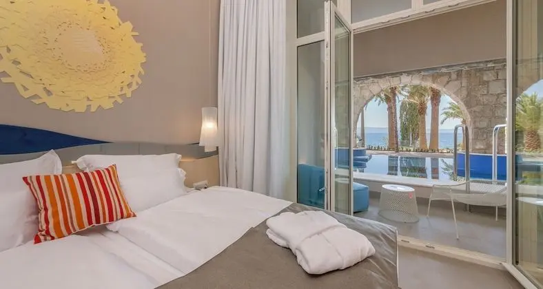 Deluxe Junior Suite, Swim-up Pool