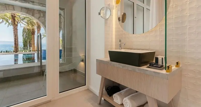 Deluxe Junior Suite, Swim-up Pool