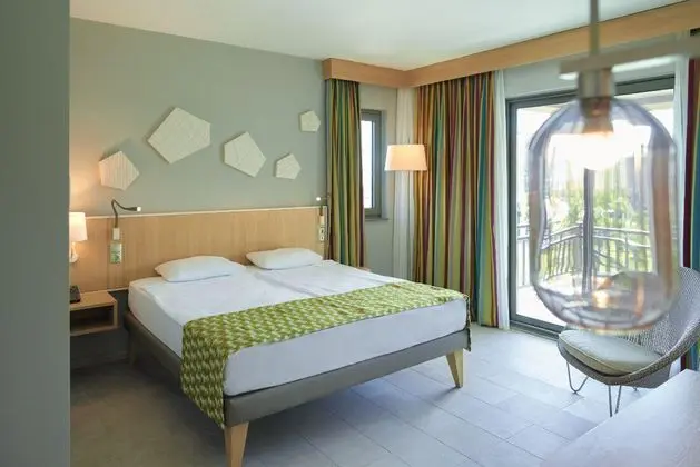 https://images.etstur.com/imgproxy/resize/2560x1440/files/images/hotelImages/etsrooms/630/TUI_BLUE_Palm_Garden_20251031115720_6.jpg