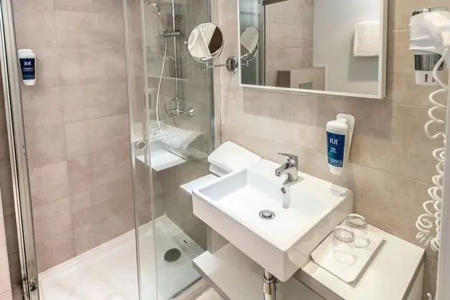 Standard Tek Büyük Yataklı Oda (2 Adults)