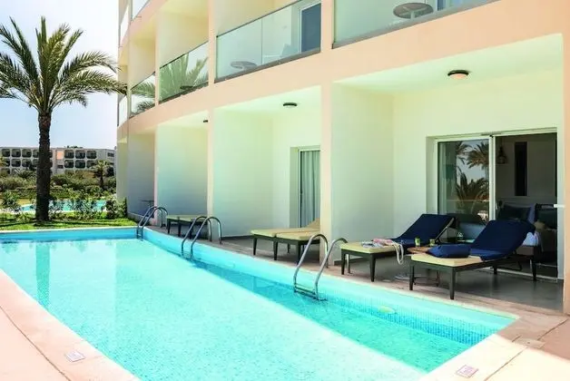 Deluxe Tek Büyük Yataklı Oda, Kişiye Özel Havuzlu, Deniz Manzaralı