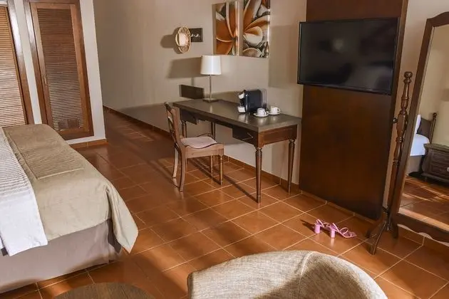 Double Room (Private Lodge Area +16)