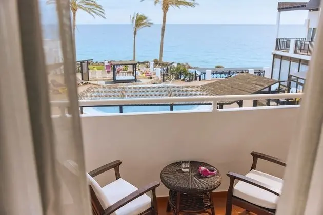 Double Room (Private Lodge Area +16)