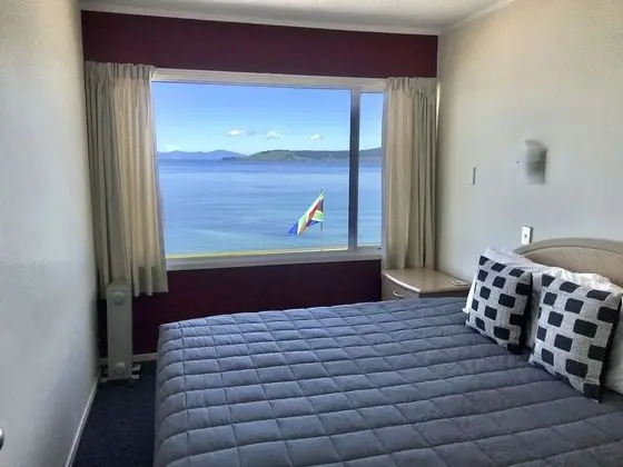 Standard Süit, 1 Yatak Odası (Lakeview Suite)