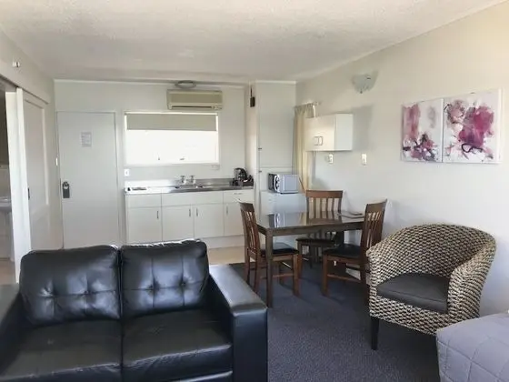 Standard Süit, 1 Yatak Odası (Lakeview Suite)