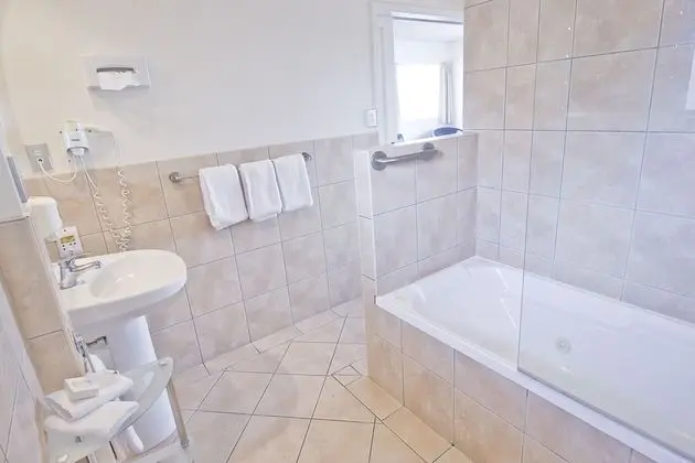 Standard Süit, 1 Yatak Odası (Lakeview Suite)