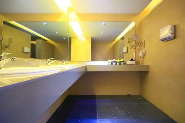 Queen Room with Shared Bathroom