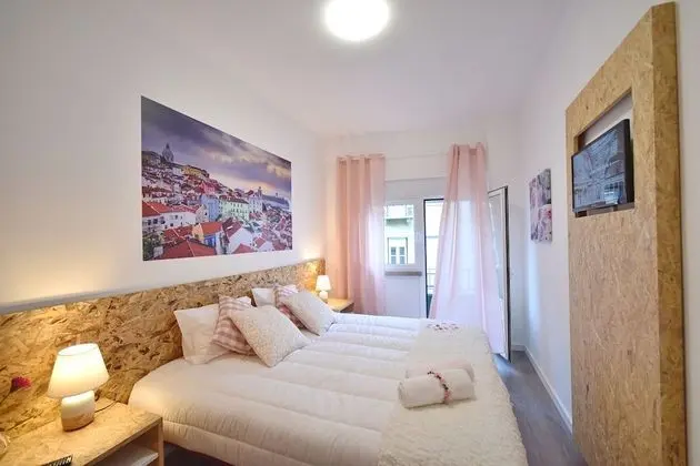 Tek Büyük veya İki Ayrı Yataklı Oda, Ortak Banyo