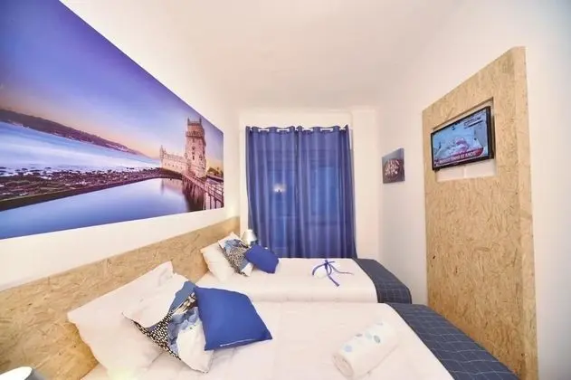 Tek Büyük veya İki Ayrı Yataklı Oda, Ortak Banyo