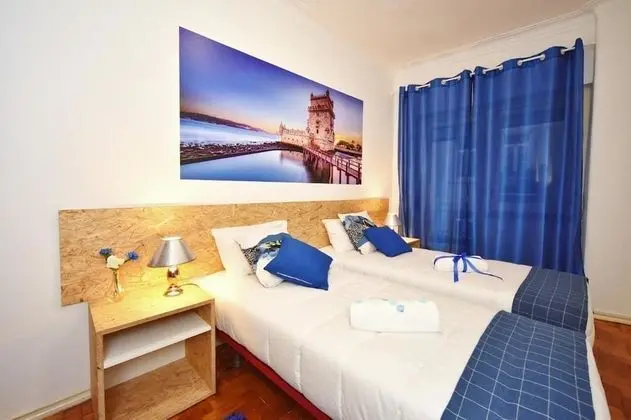 Tek Büyük veya İki Ayrı Yataklı Oda, Ortak Banyo