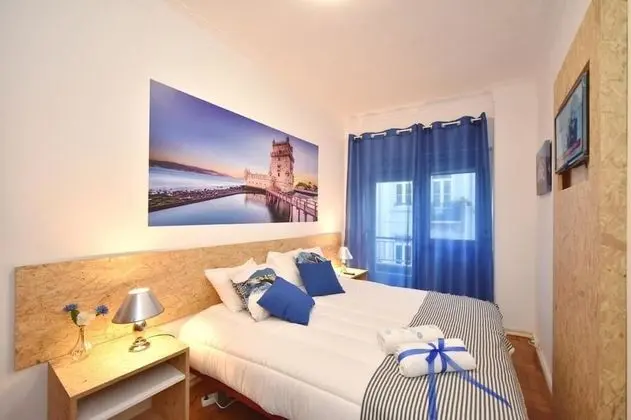 Tek Büyük veya İki Ayrı Yataklı Oda, Ortak Banyo