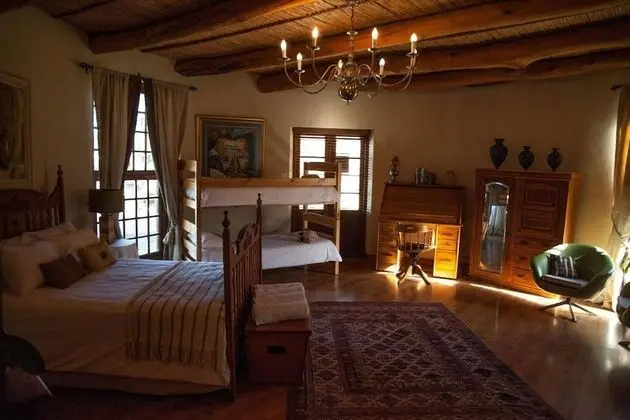 Süit (Acorn Manor)
