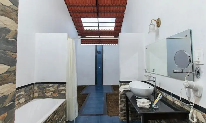 Kır Evi, Sigara İçilmez, Şehir Manzaralı