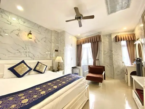 Deluxe Tek Büyük Yataklı Oda