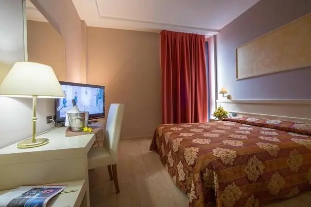 Standard Tek Büyük veya İki Ayrı Yataklı Oda