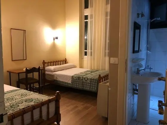 Basic Tek Büyük veya İki Ayrı Yataklı Oda
