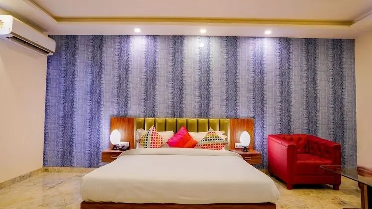 Luxury Tek Büyük Yataklı Oda