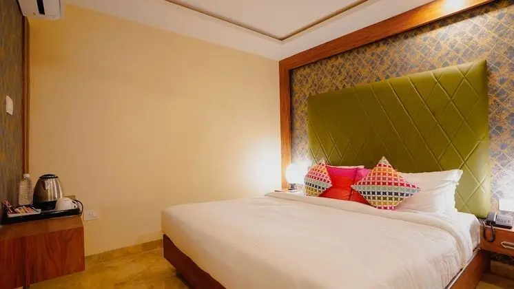 Luxury Tek Büyük Yataklı Oda