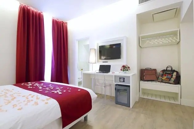 Deluxe Tek Büyük Yataklı Oda