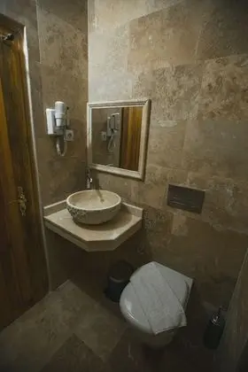 Üç Kişilik Oda